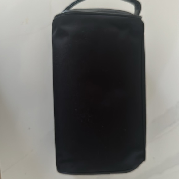 Kenneth Cole Reaction men's toiletry travel bag. Color black. - Picture 4 of 5